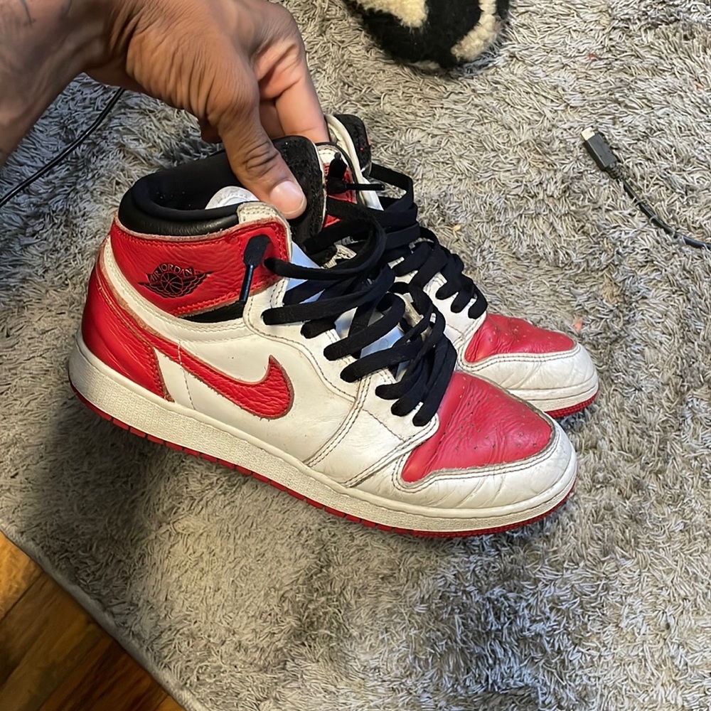 AIR JORDAN 1S